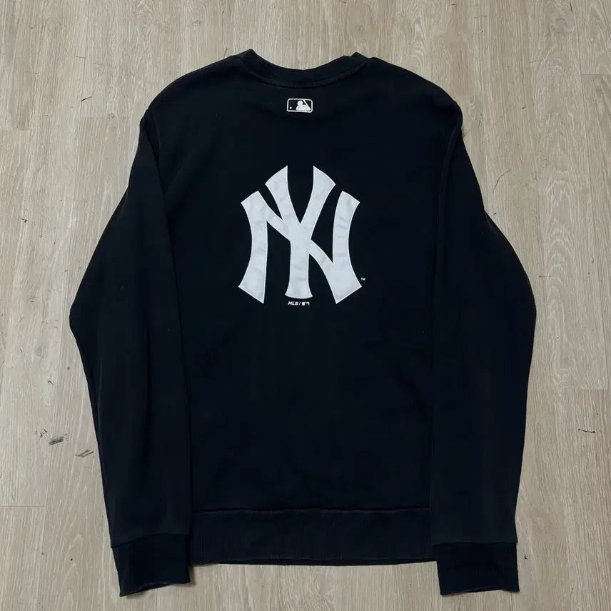 [BUNJANG] MLB New York Yankees Big Logo Sweatshirt [Black] L / MLB 엠엘비 뉴욕양키스 빅로고 맨투맨 티셔츠 [블랙] L/100