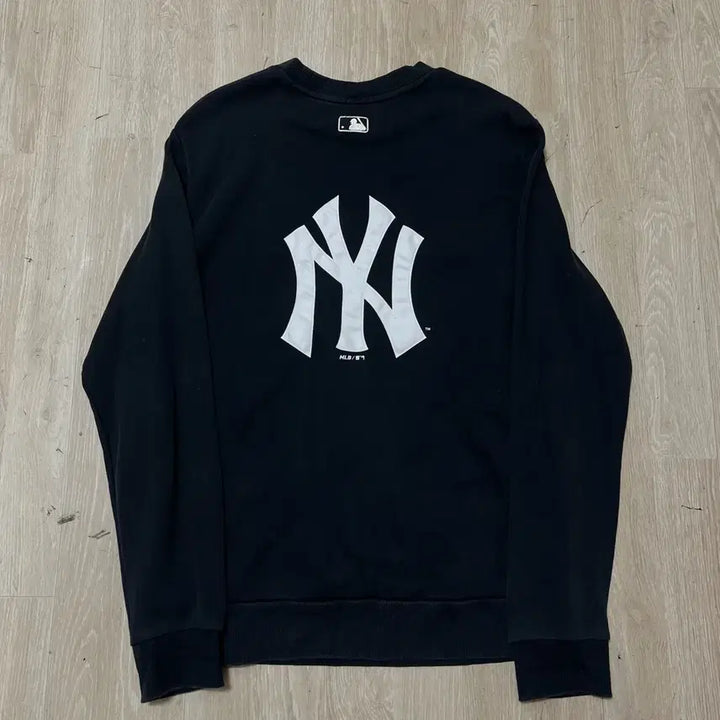 [BUNJANG] MLB New York Yankees Big Logo Sweatshirt [Black] L / MLB 엠엘비 뉴욕양키스 빅로고 맨투맨 티셔츠 [블랙] L/100