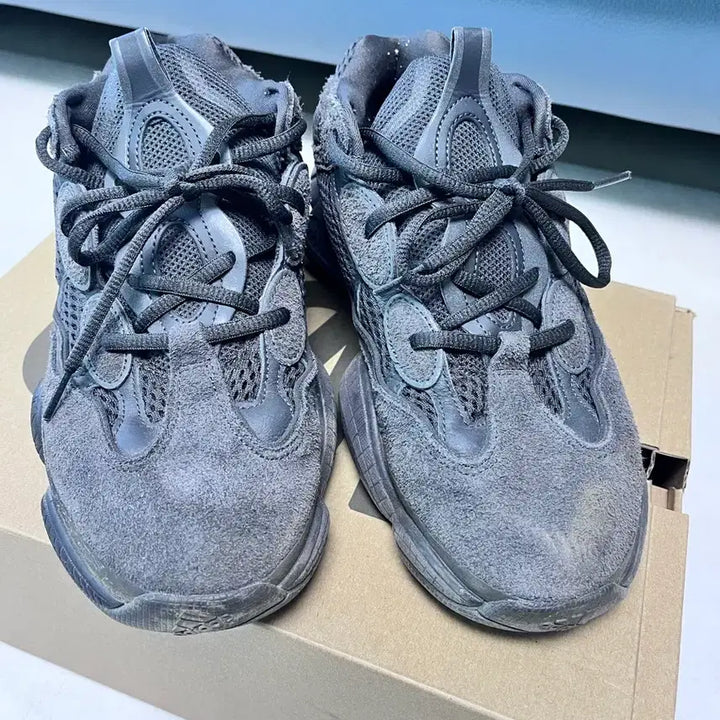 [BUNJANG] Adidas Yeezy Boost 500 Utility Black Sneakers / 아디다스 이지부스트 500 유틸리티 블랙