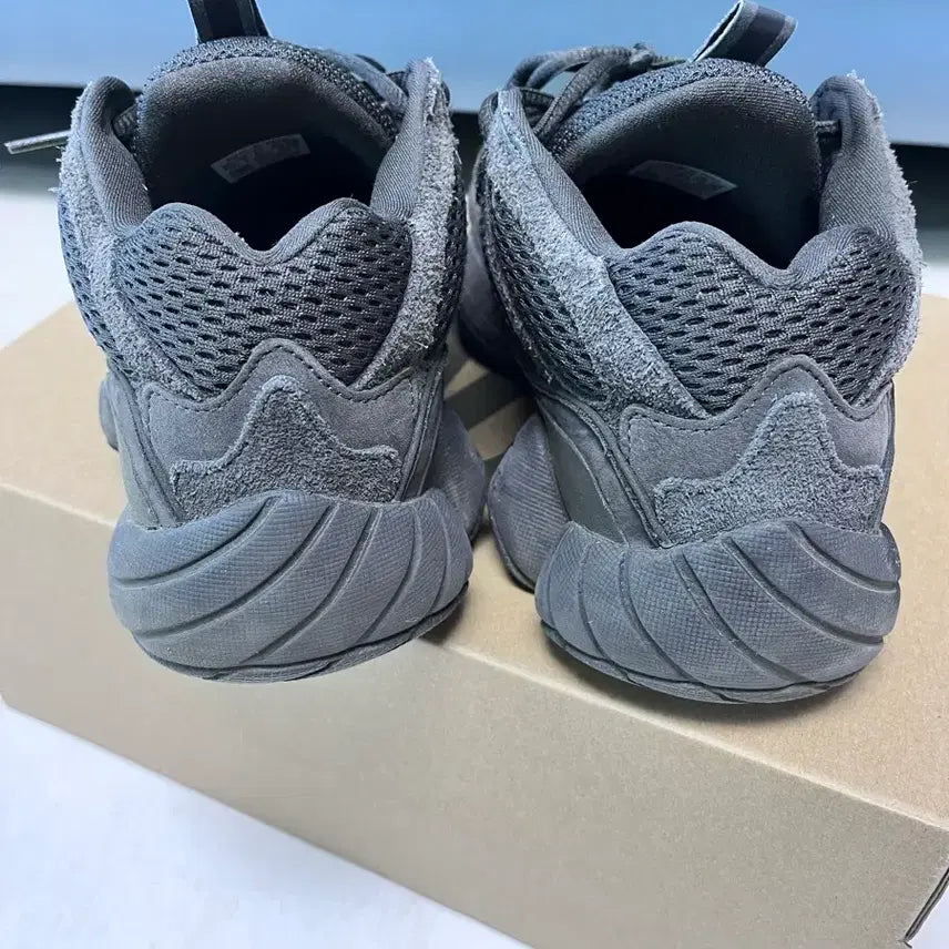 [BUNJANG] Adidas Yeezy Boost 500 Utility Black Sneakers / 아디다스 이지부스트 500 유틸리티 블랙