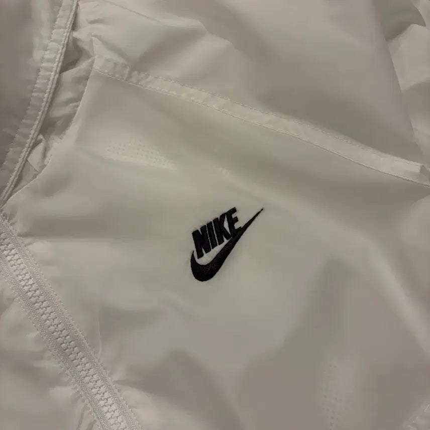 [BUNJANG] Nike Windrunner White Half-Zip Windbreaker Jacket / [XL] 나이키 윈드러너 화이트 바람막이 하프집업