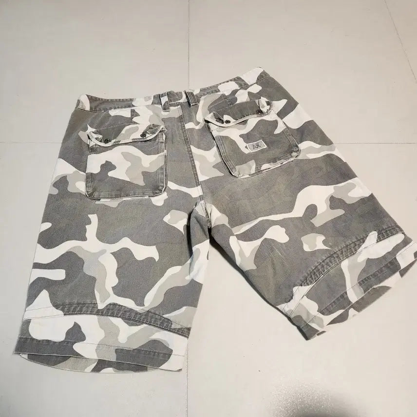 [BUNJANG] Armani Military Cargo Bermuda Shorts / 아르마니 밀리터리 카고 버뮤다 팬츠