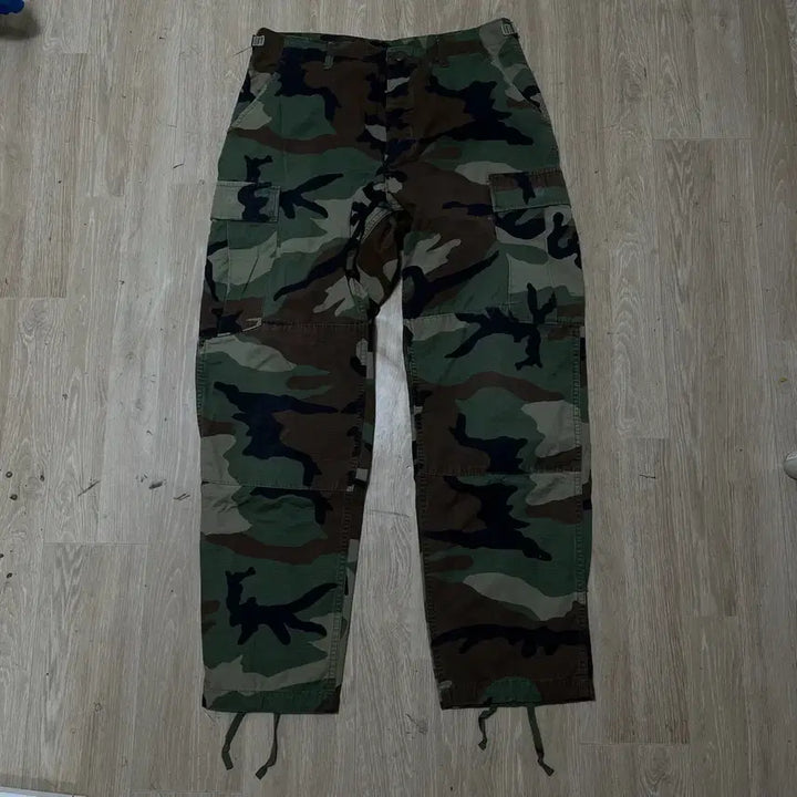 [SOLD OUT] 미군 우드랜드 밀리터리 군복 카고 팬츠 [카모플라쥬] L