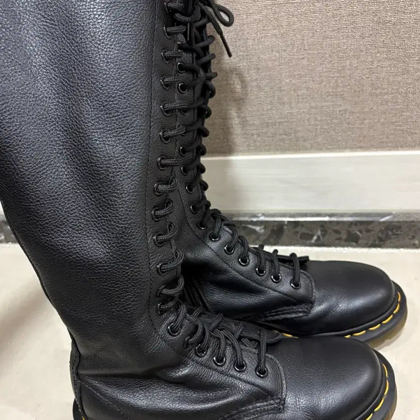 [BUNJANG] Dr. Martens 1B60 Virginia Boots / 닥터마틴 1B60 버지니아