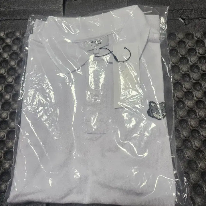 [SOLD OUT] 메종키츠네 폭스 자수 화이트 폴로티셔츠m