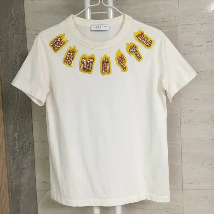 [BUNJANG] Sandro Cubic Embellished Short Sleeve T-shirt / SANDRO 산드로 큐빅장식 반팔 티셔츠 55