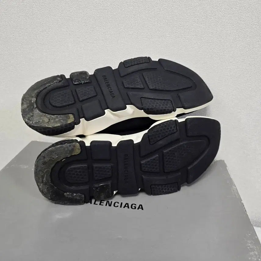 [SOLD OUT] 발렌시아가 스피드러너 스니커즈 신발 39사이즈 255 260 판매