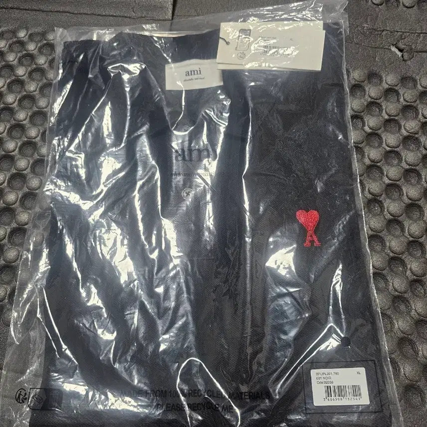 [BUNJANG] Ami Small Heart Black Polo Shirt XL / 아미 스몰 하트 블랙 폴로 XL 새상품