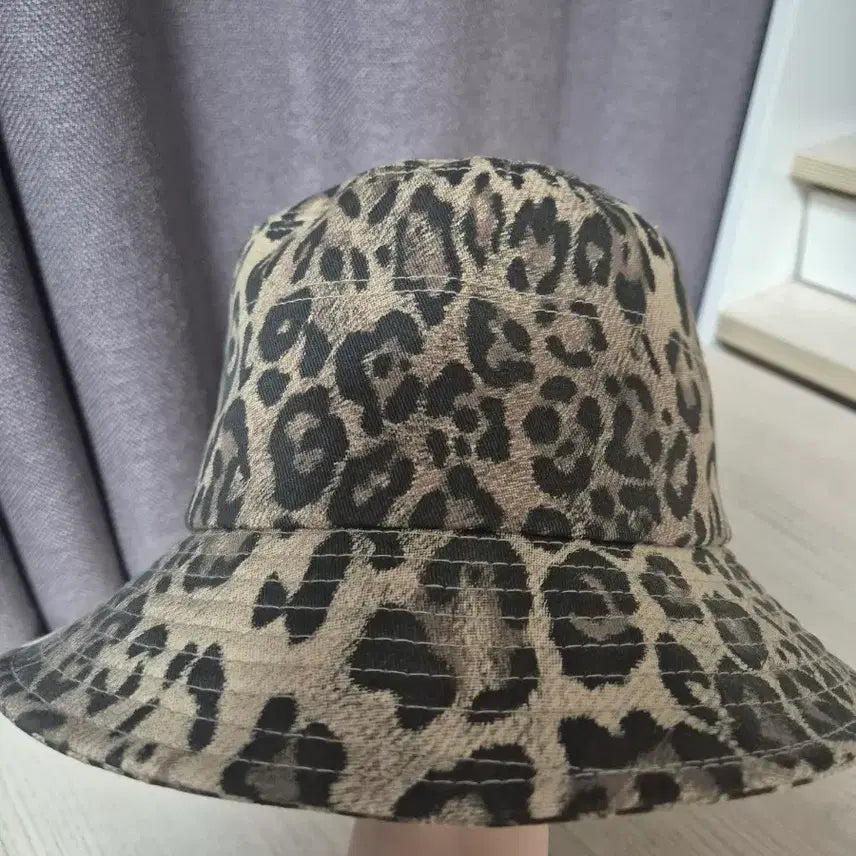 [BUNJANG] Soyoom Leopard Pattern Bucket Hat / 소윰 레오파드 패턴 버킷햇 모자