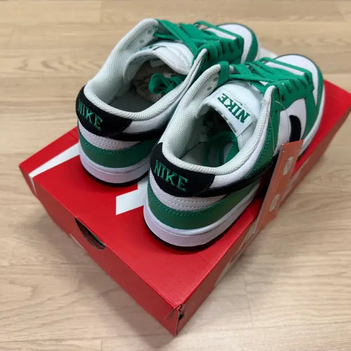 [BUNJANG] Nike Dunk Low White Green Sneakers / 나이키 덩크 로우 화이트 그린 250 mm