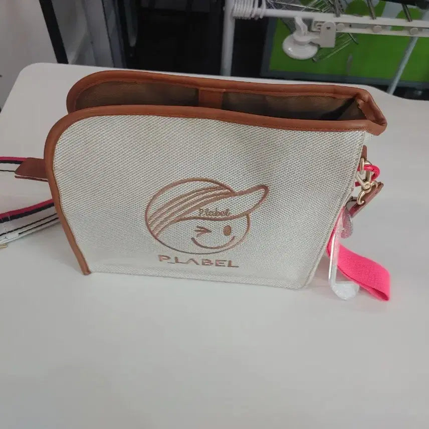 [BUNJANG] P.LABEL Tote Bag with Pink Strap / P.LABEL 피레이블 토트백 숄더백판매합니다