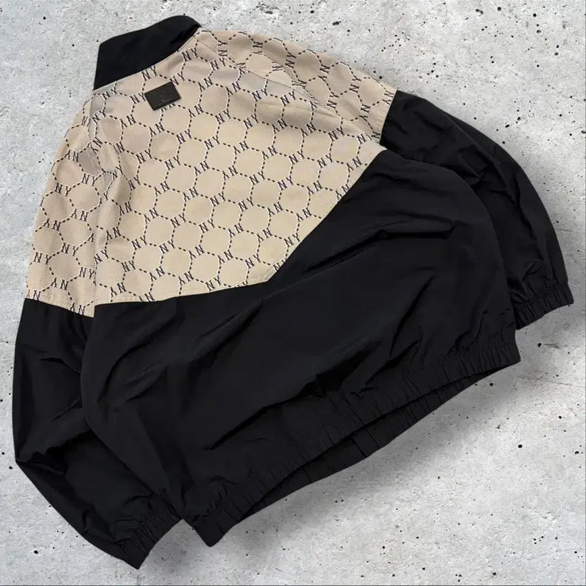[SOLD OUT] [2XL] MLB 엠엘비 모노그램 뉴욕 양키스 NY 패턴 바람막이