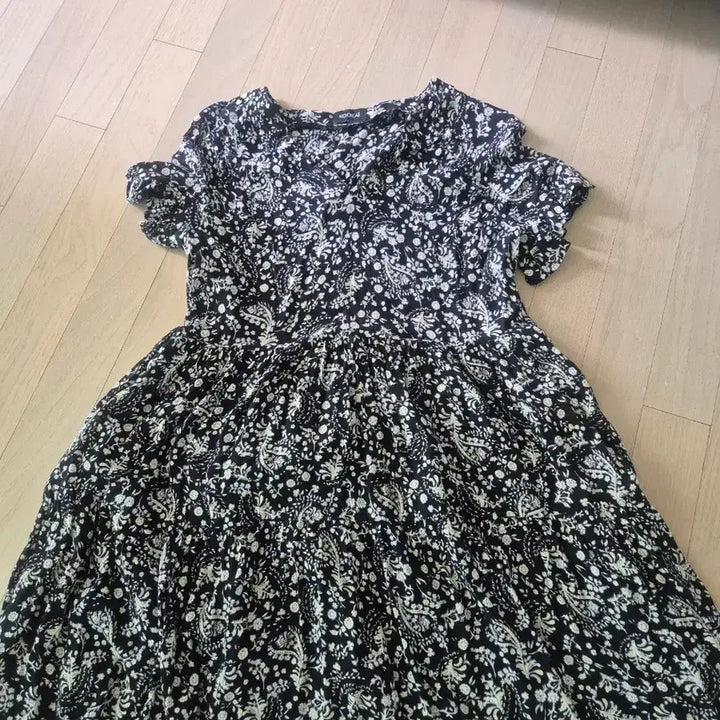 [BUNJANG] KOOKAI Floral Pattern Midi Dress / KOOKAI 플라워 패턴 원피스