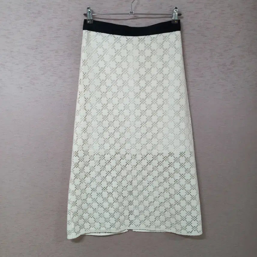 [BUNJANG] Sisley Ivory Punching Pattern Skirt / B4-16/시슬리 아이보리 펀칭 패턴 스커트 여성