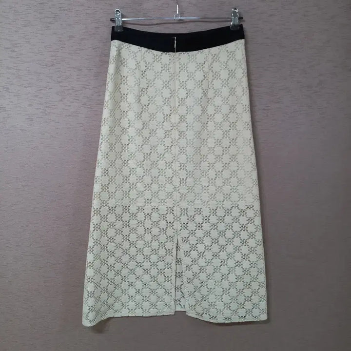 [BUNJANG] Sisley Ivory Punching Pattern Skirt / B4-16/시슬리 아이보리 펀칭 패턴 스커트 여성