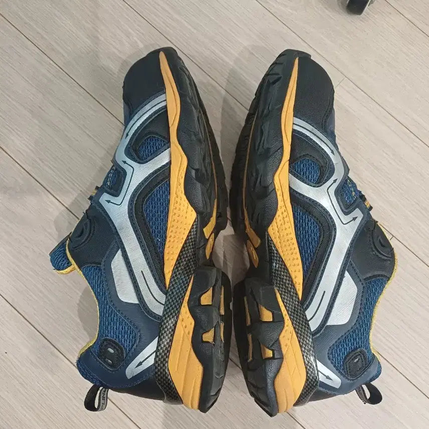 [BUNJANG] Campeline Gore-Tex Insulated Safety Shoes [265] / 캠프라인 고어텍스 절연 안전화 [265]