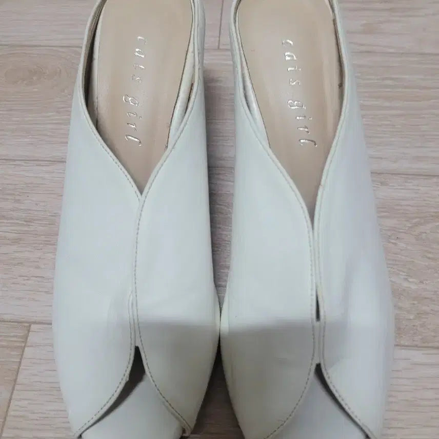 [BUNJANG] cats girl White Mule Slippers / cats girl 흰색 뮬 슬리퍼