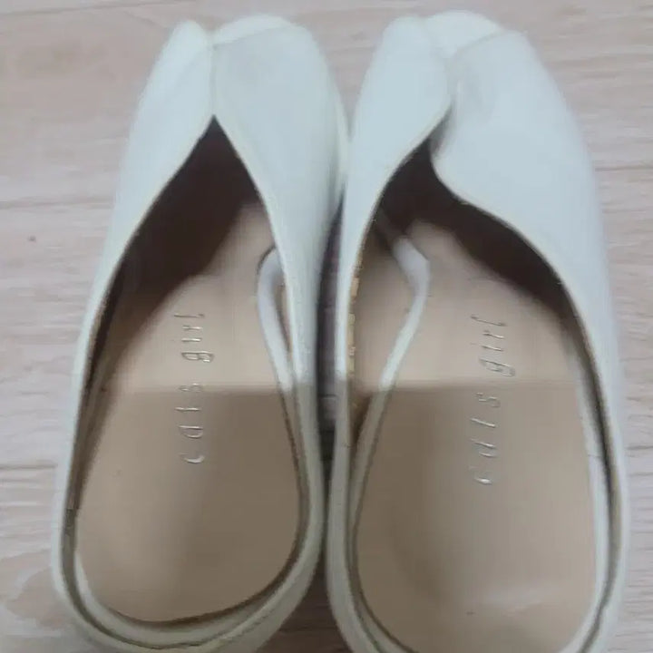 [BUNJANG] cats girl White Mule Slippers / cats girl 흰색 뮬 슬리퍼
