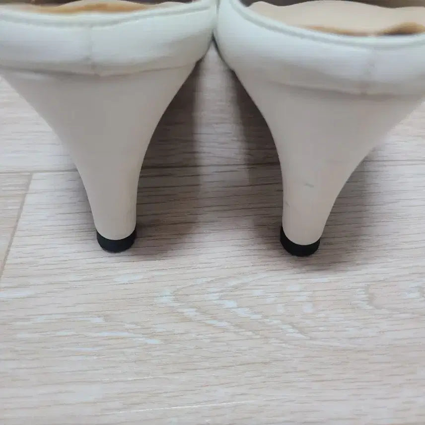 [BUNJANG] cats girl White Mule Slippers / cats girl 흰색 뮬 슬리퍼