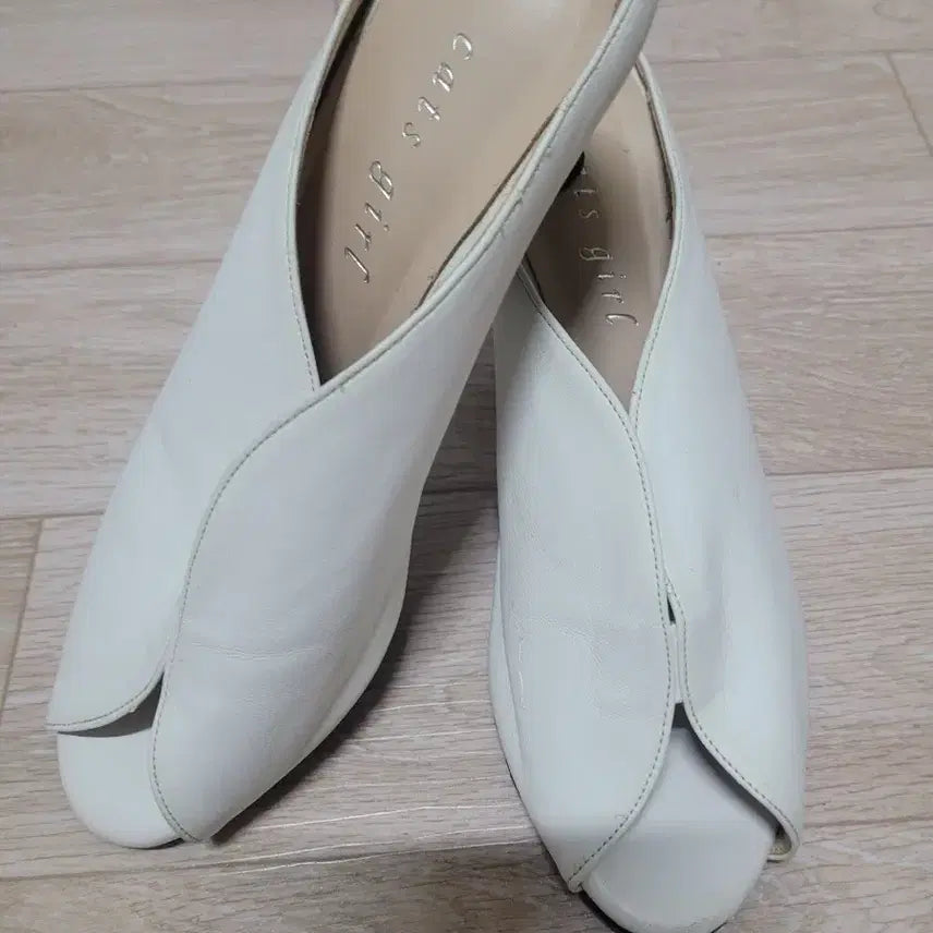 [BUNJANG] cats girl White Mule Slippers / cats girl 흰색 뮬 슬리퍼