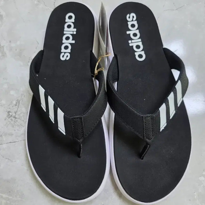 [BUNJANG] Adidas Three-Stripe Slides Black / 아디다스 삼선 슬리퍼 블랙. 285사이즈. 새상품입니다