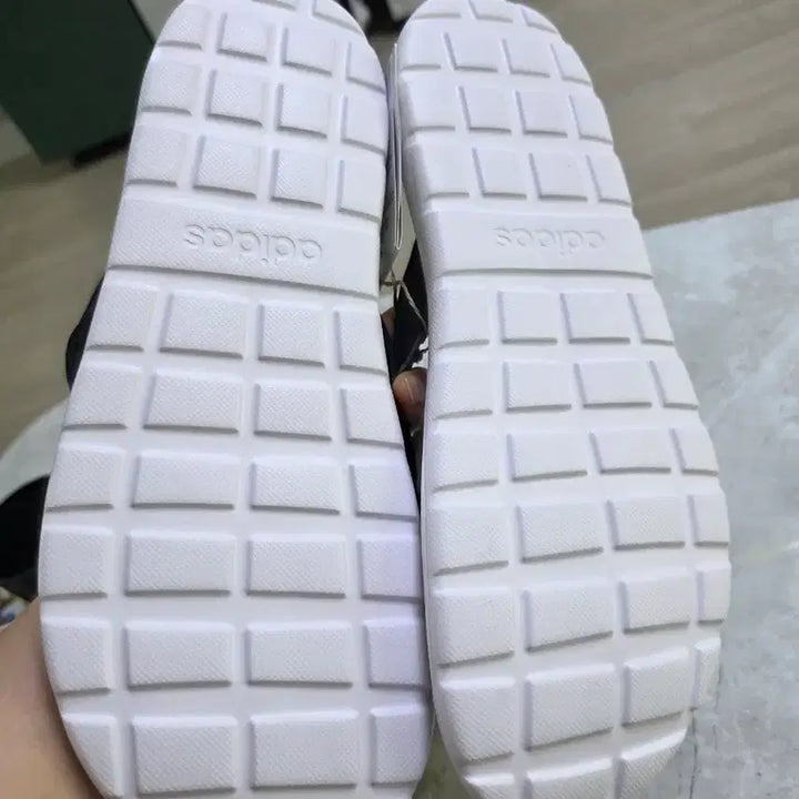 [BUNJANG] Adidas Three-Stripe Slides Black / 아디다스 삼선 슬리퍼 블랙. 285사이즈. 새상품입니다