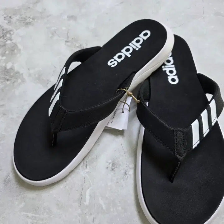 [BUNJANG] Adidas Three-Stripe Slides Black / 아디다스 삼선 슬리퍼 블랙. 285사이즈. 새상품입니다