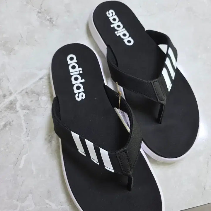 [BUNJANG] Adidas Three-Stripe Slides Black / 아디다스 삼선 슬리퍼 블랙. 285사이즈. 새상품입니다