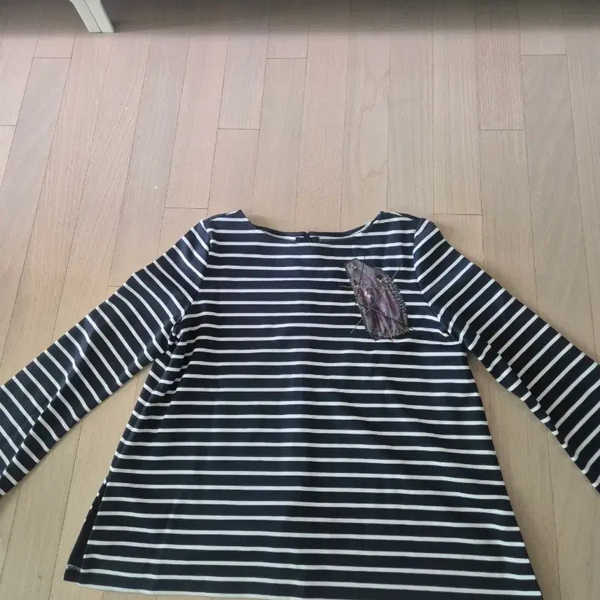 [BUNJANG] Kuho Striped Patch Long Sleeve T-shirt / 구호 정품 줄무늬 긴팔 티셔츠 패치 장식