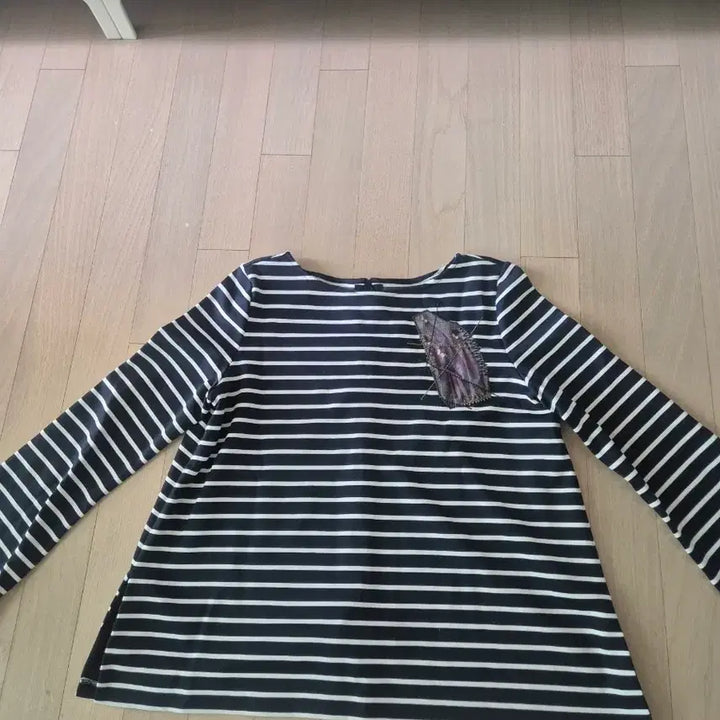 [BUNJANG] Kuho Striped Patch Long Sleeve T-shirt / 구호 정품 줄무늬 긴팔 티셔츠 패치 장식