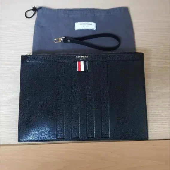 [SOLD OUT] 톰브라운 4바 클러치/클러치백 정품S급(감정O)