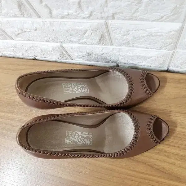 [BUNJANG] Ferragamo Open Toe Heels 245 / 페라가모 토오픈 구두 245 (7반D)