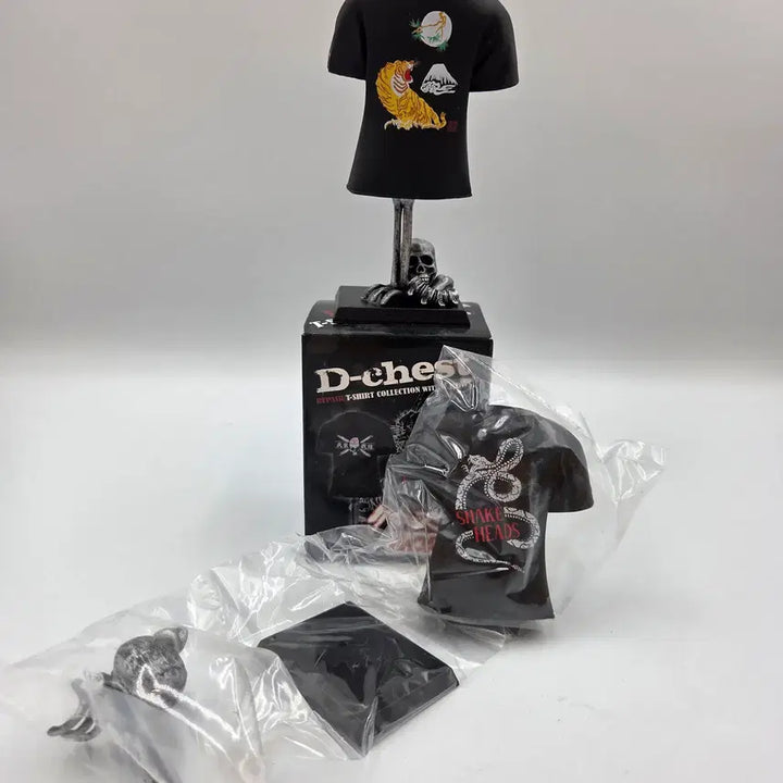 [BUNJANG] Crows D-chest T-Shirt Miniature Figure / 크로우즈 피규어 크로우즈X워스트  D-chest T-SHIRT 미니어처