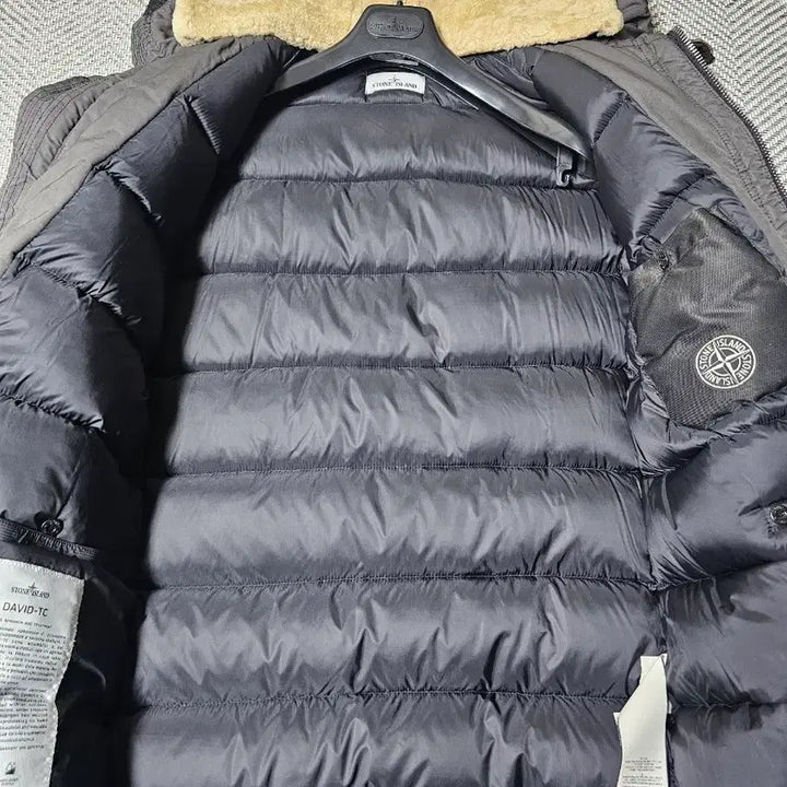 [SOLD OUT] 스톤아일랜드 다비드-TC 양털 후드 다운 자켓