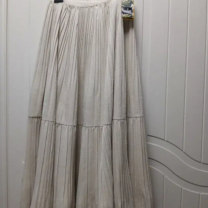 [BUNJANG] NINE STEPS Pleated Long Skirt Ivory / NINE STEPS 플리츠 롱 스커트 아이보리