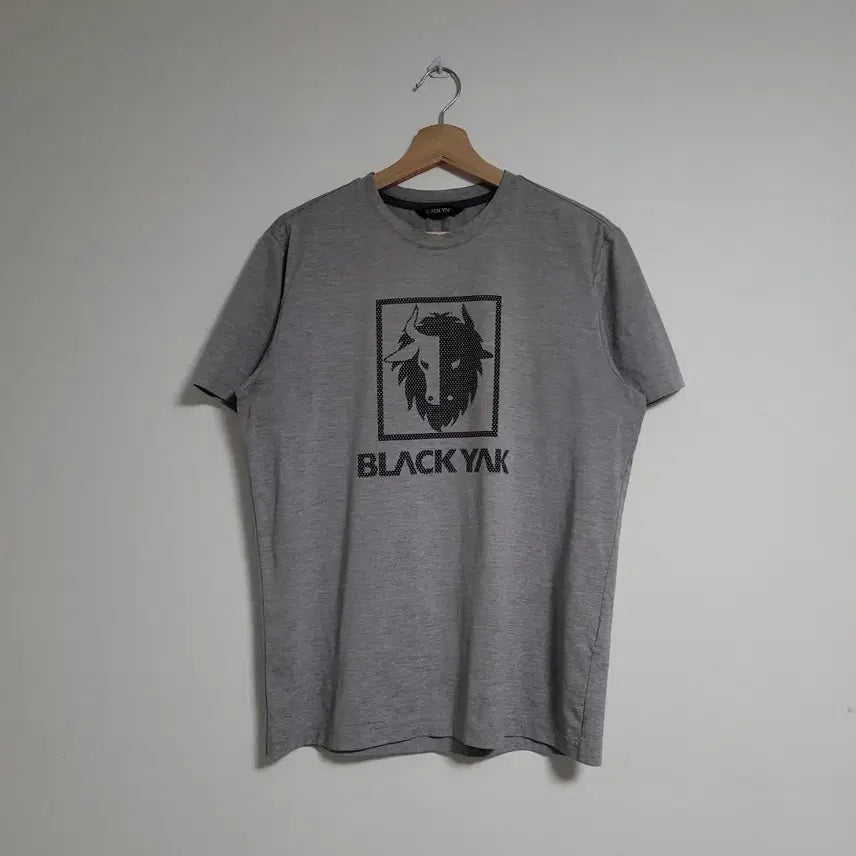 [BUNJANG] BLACKYAK Big Logo Functional Short-Sleeve T-Shirt / (100) BLACKYAK 블랙야크 빅로고 기능성 반팔 티셔츠