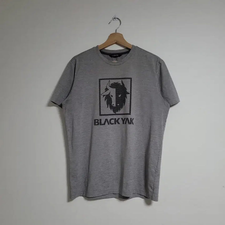 [BUNJANG] BLACKYAK Big Logo Functional Short-Sleeve T-Shirt / (100) BLACKYAK 블랙야크 빅로고 기능성 반팔 티셔츠