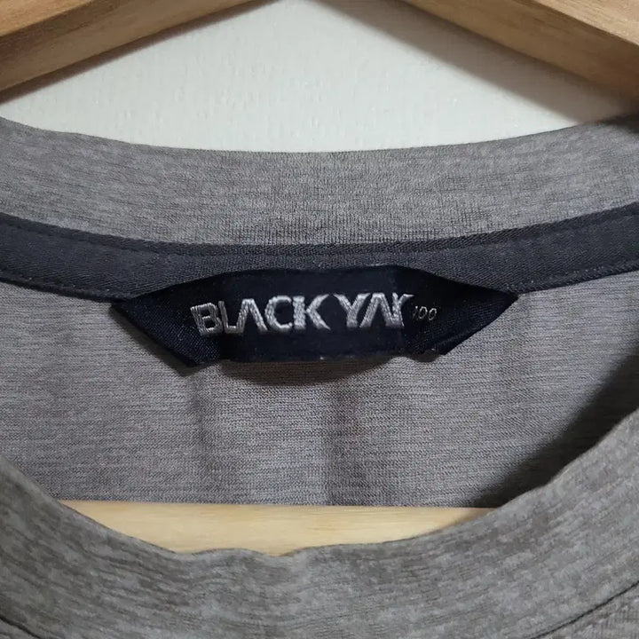 [BUNJANG] BLACKYAK Big Logo Functional Short-Sleeve T-Shirt / (100) BLACKYAK 블랙야크 빅로고 기능성 반팔 티셔츠