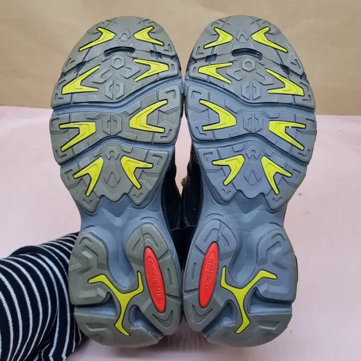 [BUNJANG] Leisure Time Trekking Shoes 250 / 레저타임 트레킹화 250