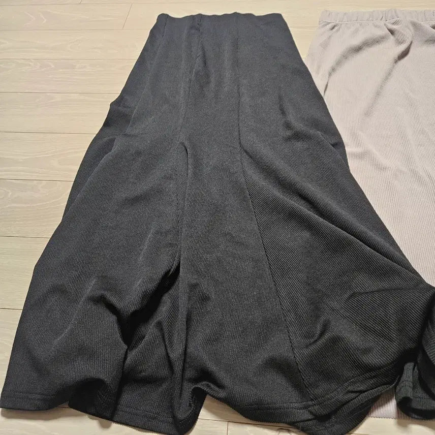 [BUNJANG] Long Ribbed Skirt Set / 골지 롱 스커트 블랙/베이지 55 사이즈 2벌