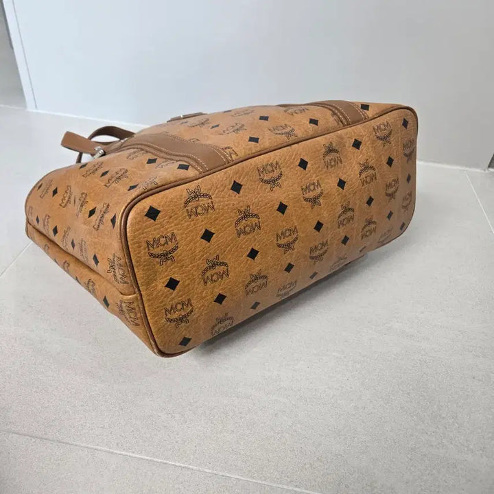 [SOLD OUT] MCM 엠씨엠 상태좋은  빅사이즈  황토 숏숄더 토드