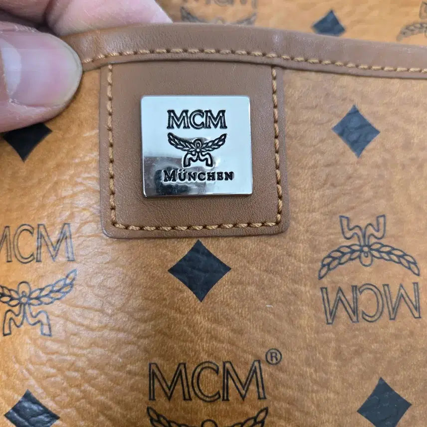 [SOLD OUT] MCM 엠씨엠 상태좋은  빅사이즈  황토 숏숄더 토드