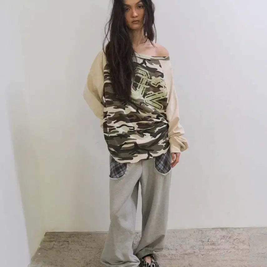 [SOLD OUT] 새상품) 솜속 TELIE CAMO RAGLAN TOP_IVORY