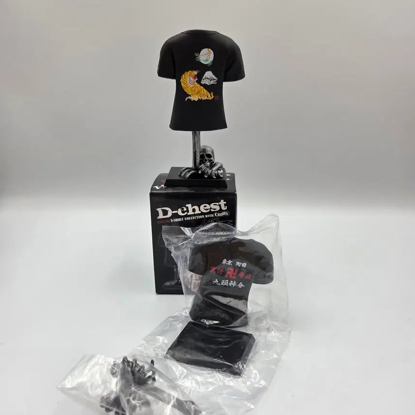 [BUNJANG] D-chest T-Shirt Miniature Figure / 크로우즈 피규어 크로우즈X워스트  D-chest T-SHIRT 미니어처