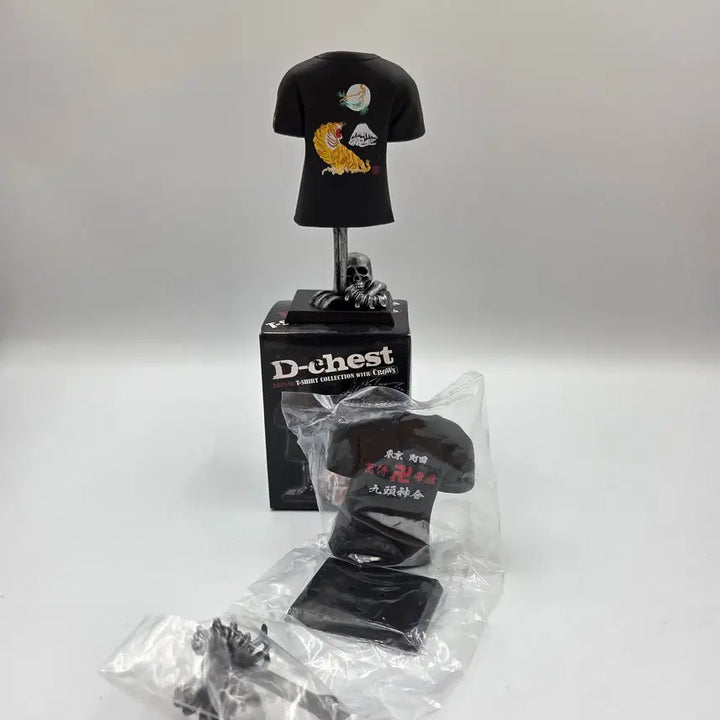 [BUNJANG] D-chest T-Shirt Miniature Figure / 크로우즈 피규어 크로우즈X워스트  D-chest T-SHIRT 미니어처