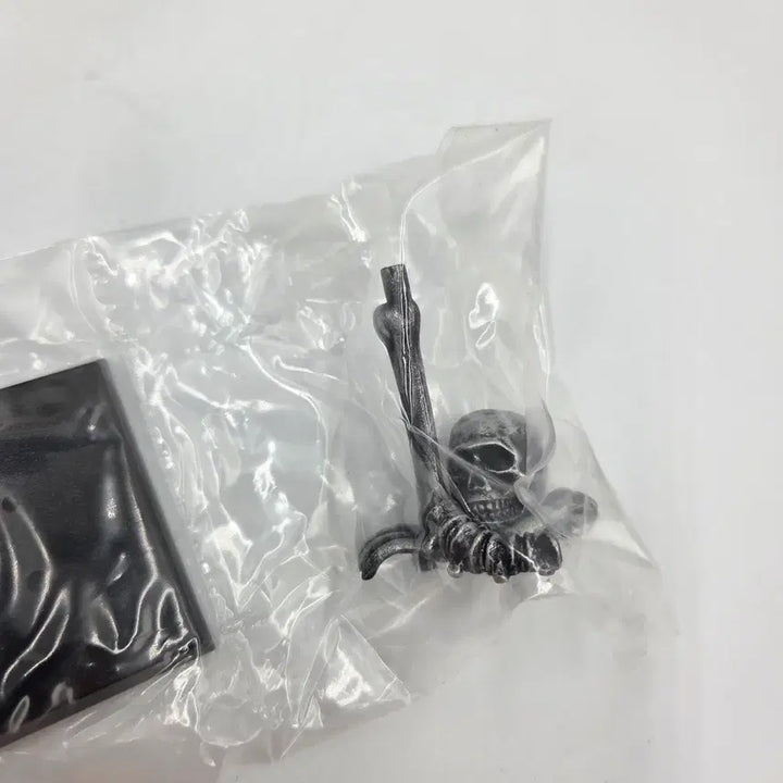 [BUNJANG] D-chest T-Shirt Miniature Figure / 크로우즈 피규어 크로우즈X워스트  D-chest T-SHIRT 미니어처
