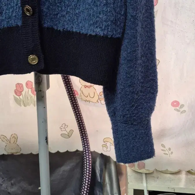 [BUNJANG] Prals Bernice 2023 Gold Button Crop Knit Cardigan / 프랄스명품)  베르니스   2023년   금장니트  크롭   가디건