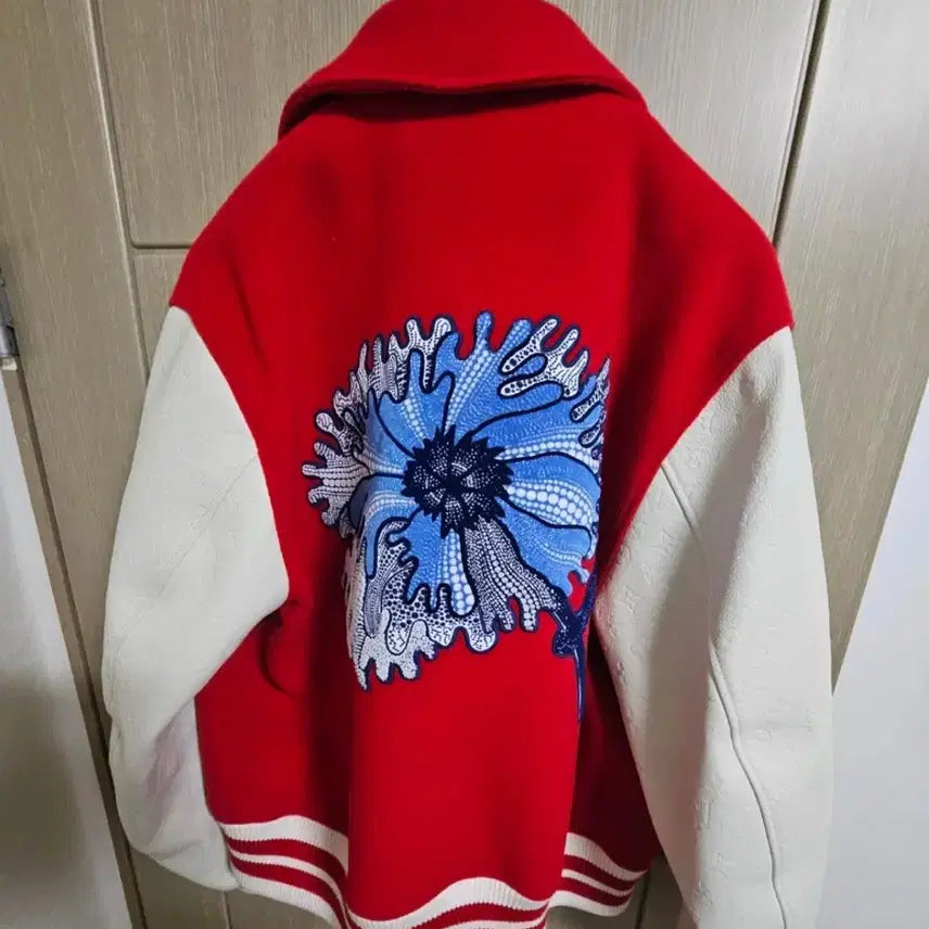 [BUNJANG] Louis Vuitton x Yayoi Kusama Psychedelic Flower Varsity Jacket / 루이비통 x 야요이 쿠사마 싸이키델릭 플라워 자수 바시티 블루종 자켓