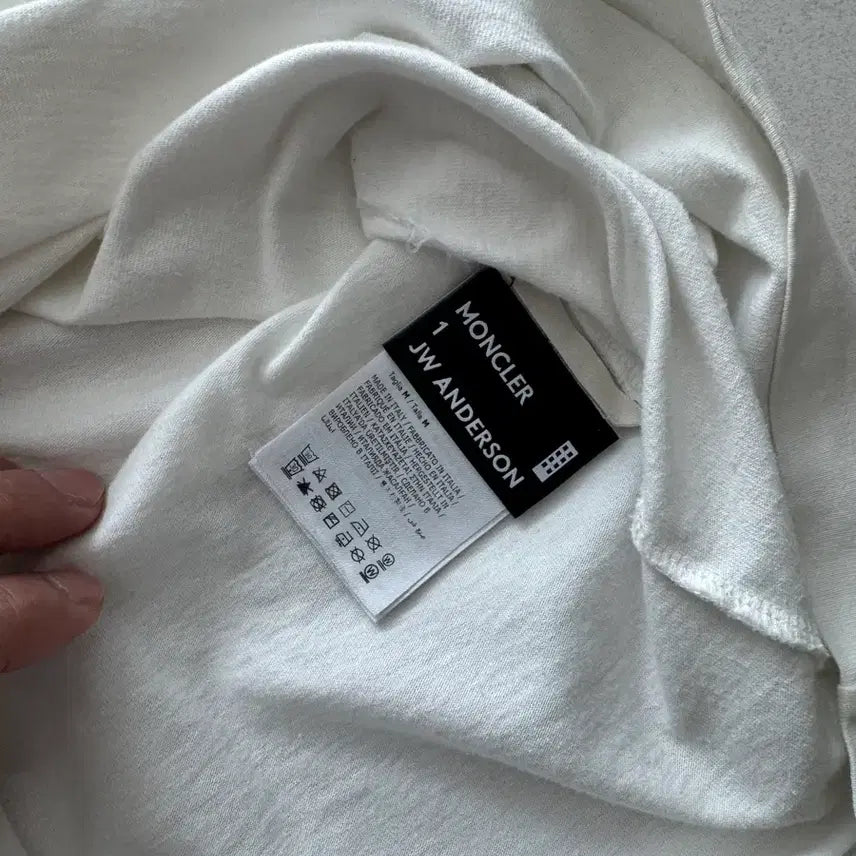 [BUNJANG] Moncler x JW Anderson Short Sleeve T-shirt (White, M) / 몽클레르 X JW 앤더슨 반팔티 M 팝니다