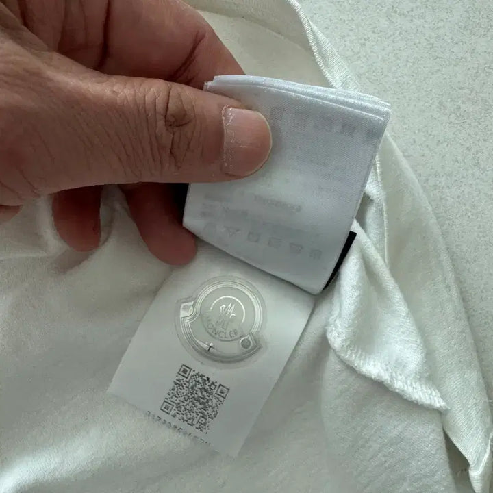 [BUNJANG] Moncler x JW Anderson Short Sleeve T-shirt (White, M) / 몽클레르 X JW 앤더슨 반팔티 M 팝니다